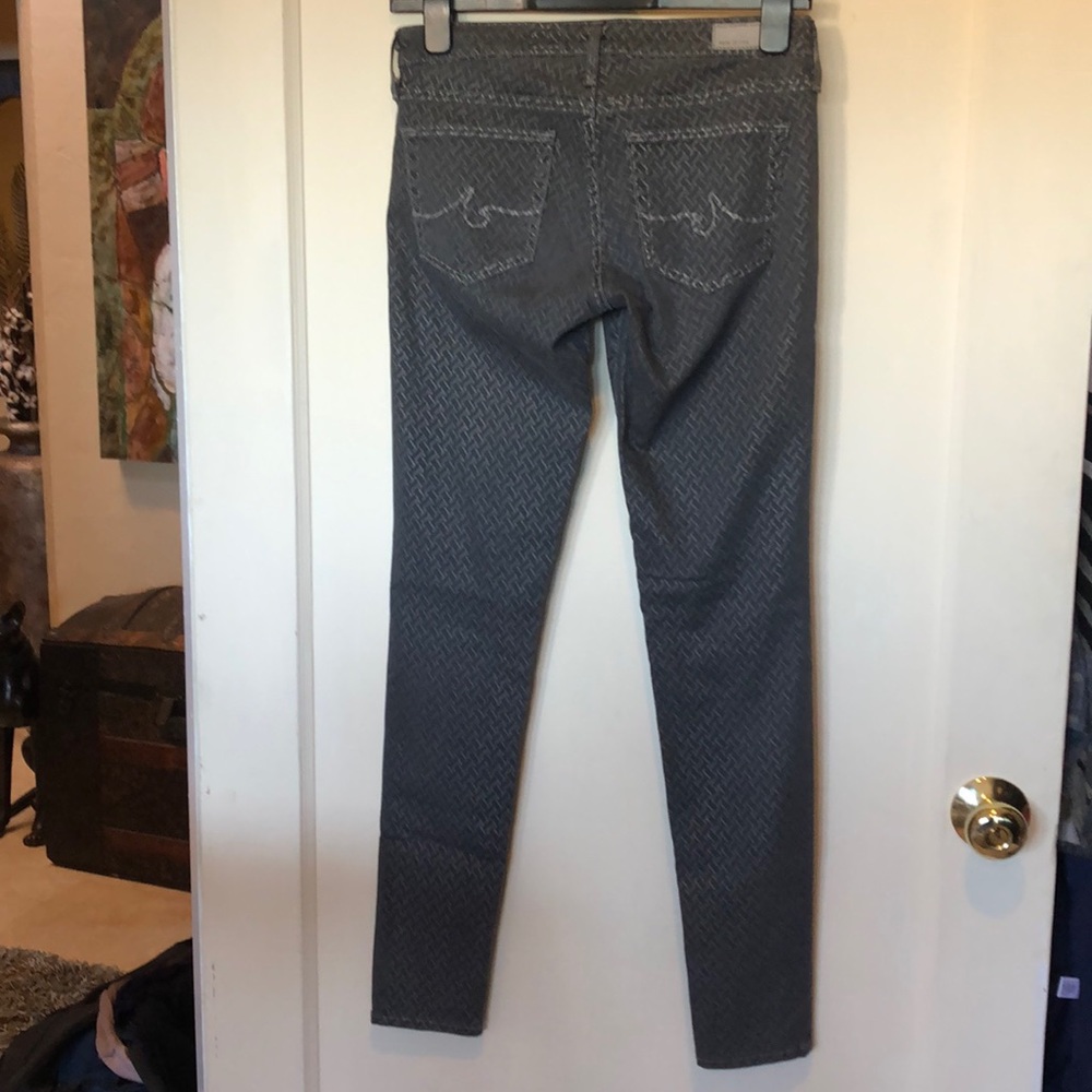 AG  NWOT gray/slvr pattern jeans absolute legging